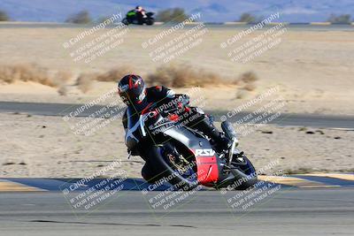 media/Jan-08-2022-SoCal Trackdays (Sat) [[1ec2777125]]/Turn 4 (1145am)/